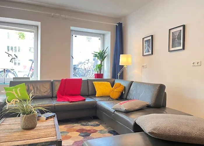 Gemuetliche, Grosse 6-Zkb,Eg-Wohnung Im Herzen Eimsbuettels-2Wc&2Duschen
