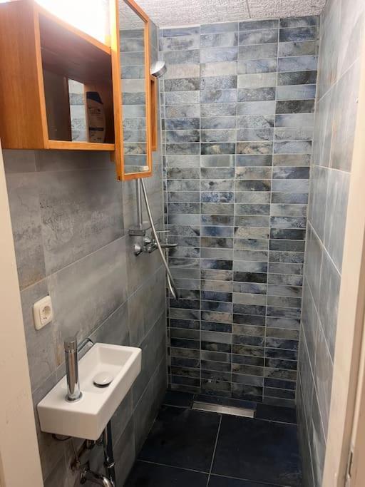 Gemuetliche, Grosse 6-zkb,eg-wohnung Im Herzen Eimsbuettels-2wc&2duschen Apartment *
