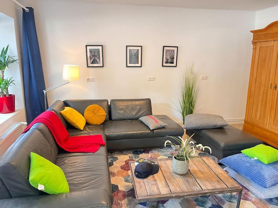 Gemuetliche, Grosse 6-zkb,eg-wohnung Im Herzen Eimsbuettels-2wc&2duschen Apartment *